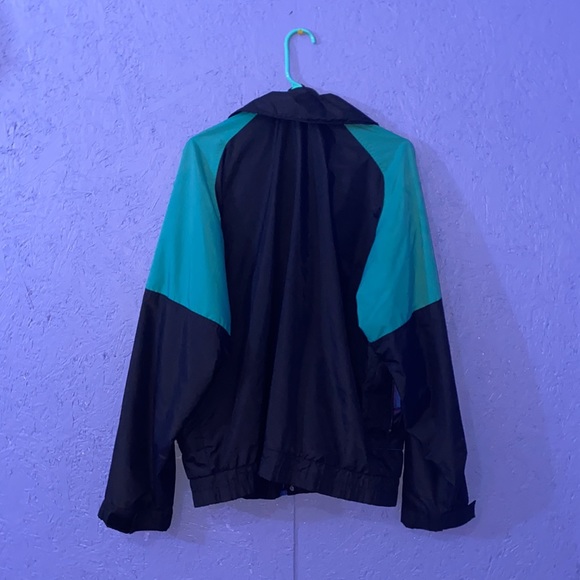 Windbreaker - Picture 3 of 3